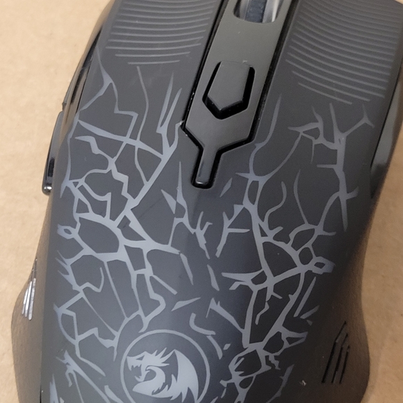 Red Dragon Centrophorus 3200DPI Gaming Mouse Model M601-3 Red Lights - Picture 4 of 5